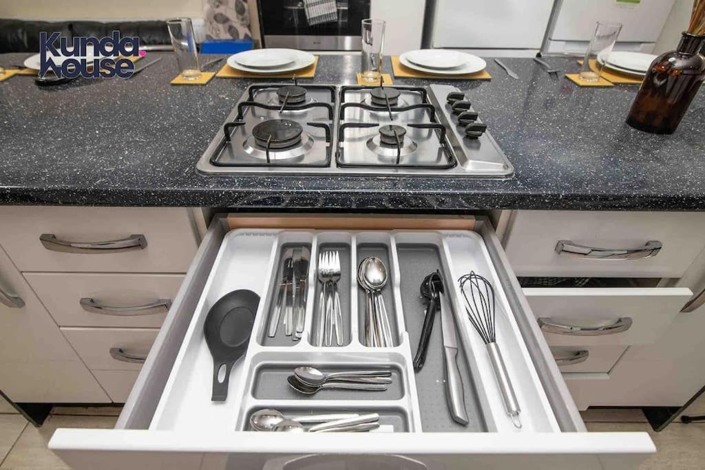 Kunda House Dawlish Villa เบอร์มิงแฮม ภายนอก รูปภาพ