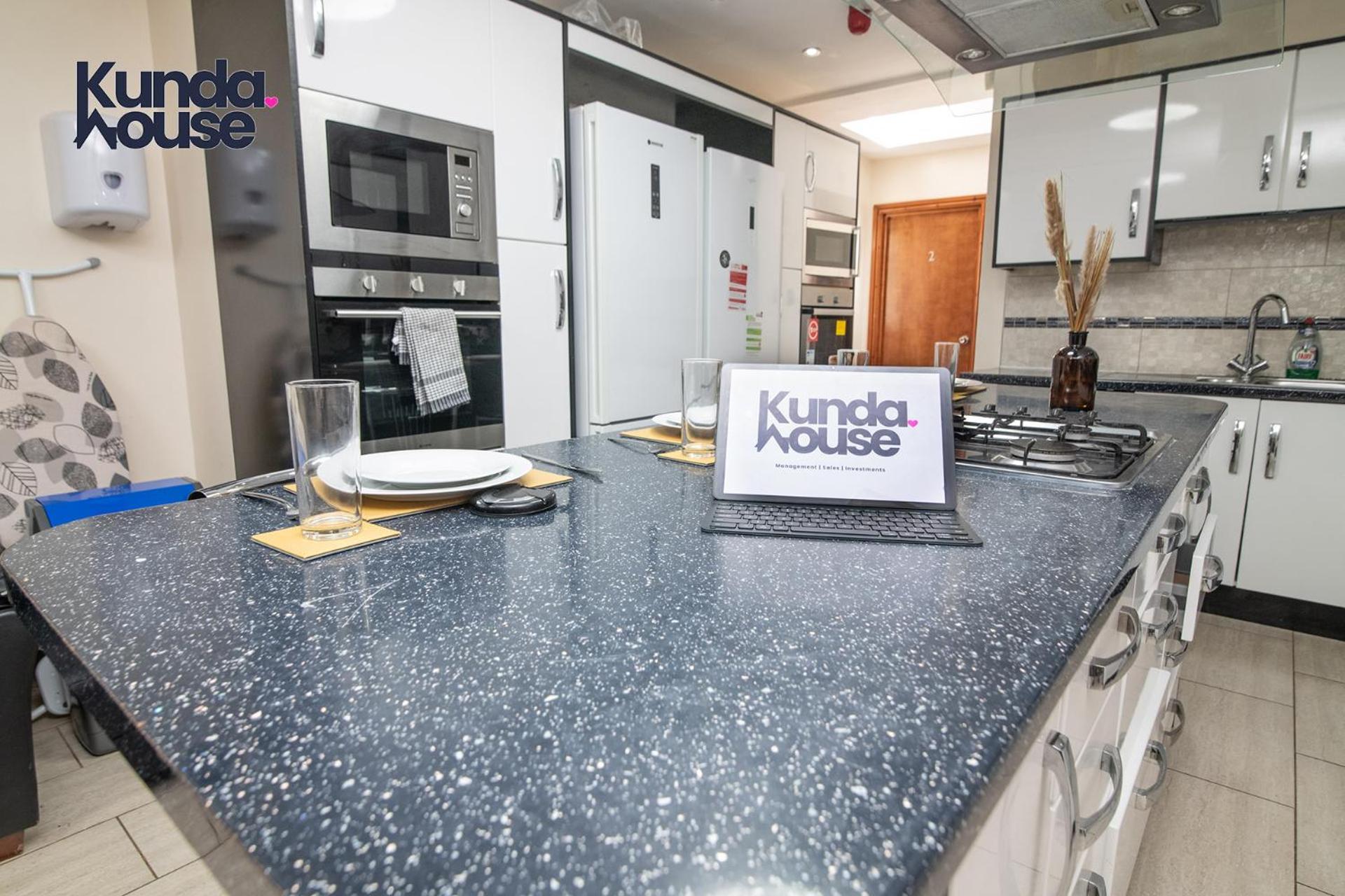 Kunda House Dawlish Villa เบอร์มิงแฮม ภายนอก รูปภาพ